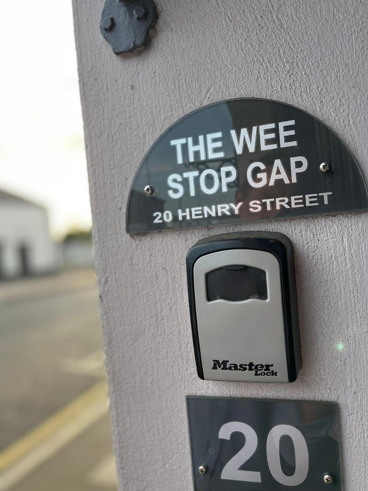 3 Bedroom Apartment, Ballymena, The Wee Stop Gap Exterior photo